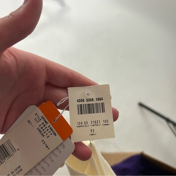 NWT Cream Blouse With Front Buttons- Jones New York - Picture 3 of 10